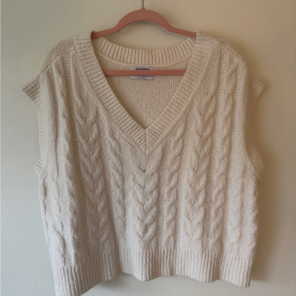 Old Navy Women's V-Neck Cable Knit Sweater Vest - Cream